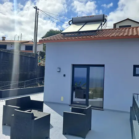 House Virginia * Santa Cruz (Madeira)